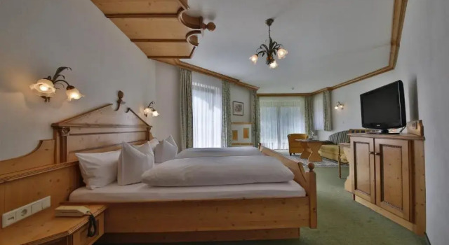 Номер Standard Romantik Resort & SPA Der Laterndl Hof
