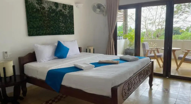 Kep Lodge, Rezerwuj Hotel Hotele w Kep z parkingiem, Parking
