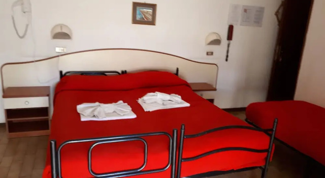 Трёхместный номер Standard с балконом Hotel Emanuela