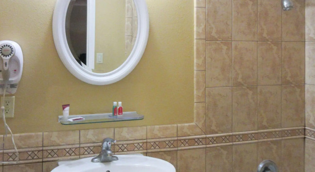 Четырёхместный номер Standard Econo Lodge Blythe