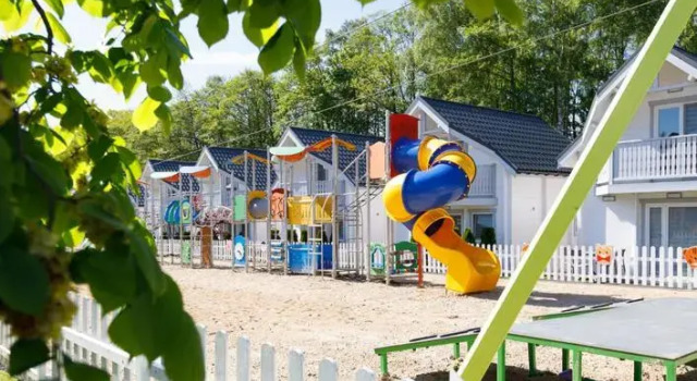 Collins Holiday, Забронировать Дом для отпуска Коттеджи Kolobrzeg Region, Коттедж