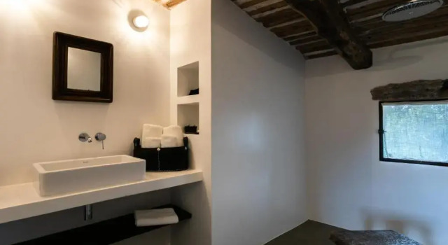 Le Domaine du Castellas, Book Hotel Hoteller i Sivergues med parkering, Parkering