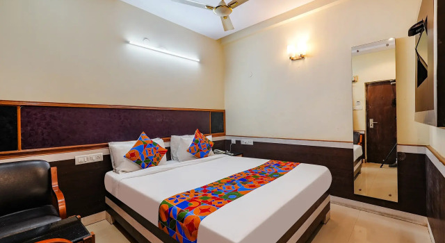 Номер Deluxe Fabhotel Sairam Residency