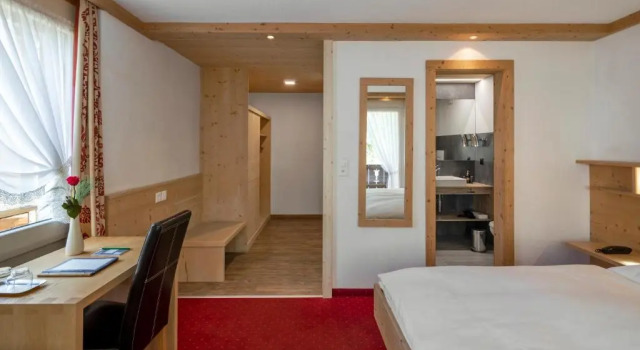Двухместный номер Standard с балконом Hotel Matterhornblick