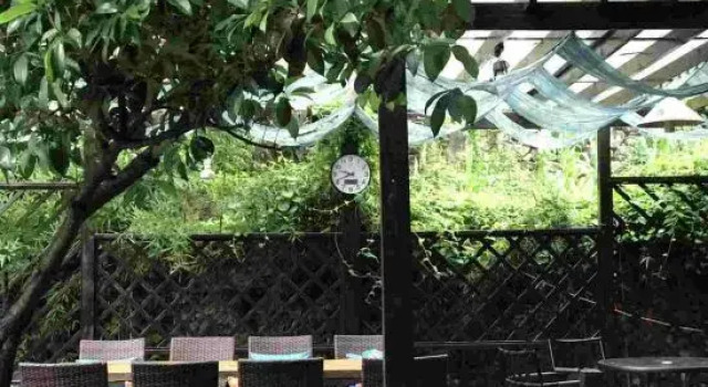 Xingyi Mountain Breeze Inn, Varaa Hotelli Xingyi Guizhou