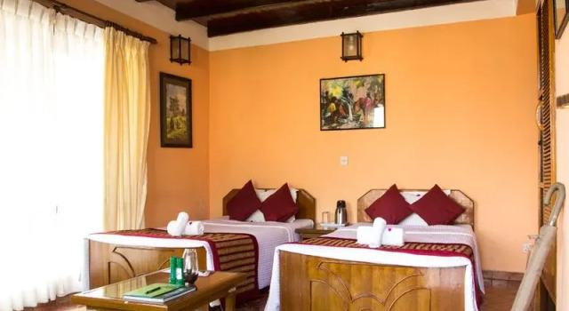 Chhahari Lodge, Đặt Khách sạn Phulbāri Cát-man-đu, gần Shivapuri National Park