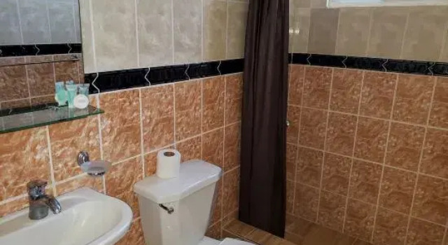 Costambar Ocean Breeze - Beachfront Apartment With Pool