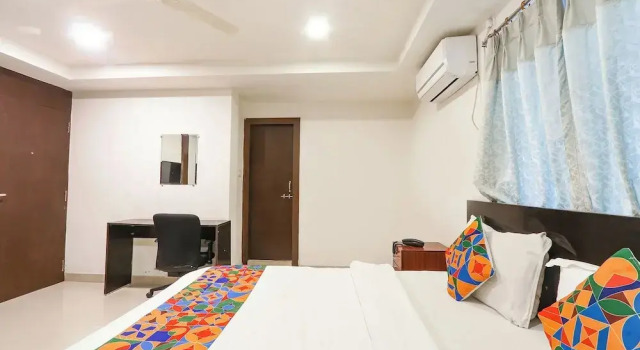 Номер Superior FabHotel Blue Dawn Gachibowli