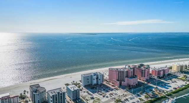 Номер Standard с 2 комнатами Beach Villas # 106 - Bogo24 2 Bedroom Condo by RedAwning