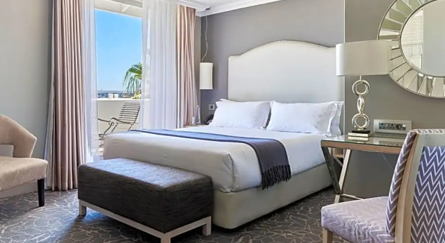 Люкс Executive Queen Victoria Hotel by NEWMARK