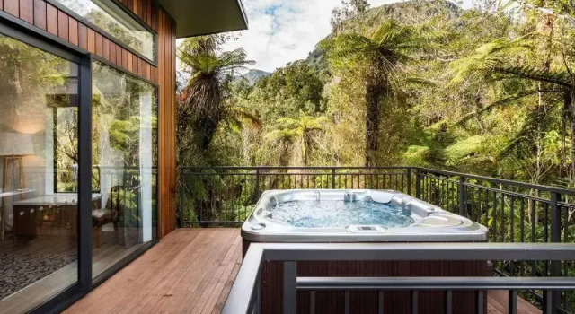 Четырёхместный номер Deluxe с 2 комнатами Rainforest Retreat