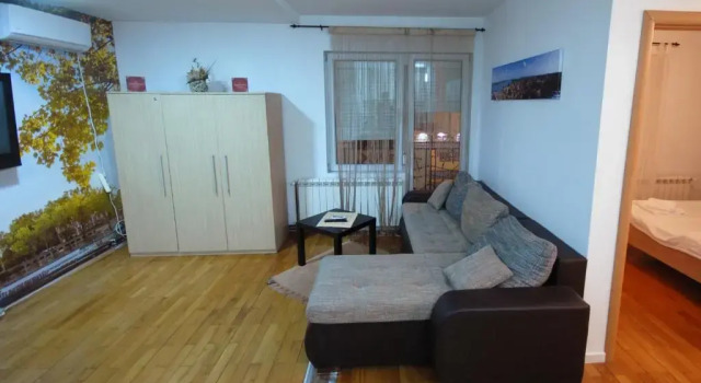 Апартаменты с балконом Franstal Apartments