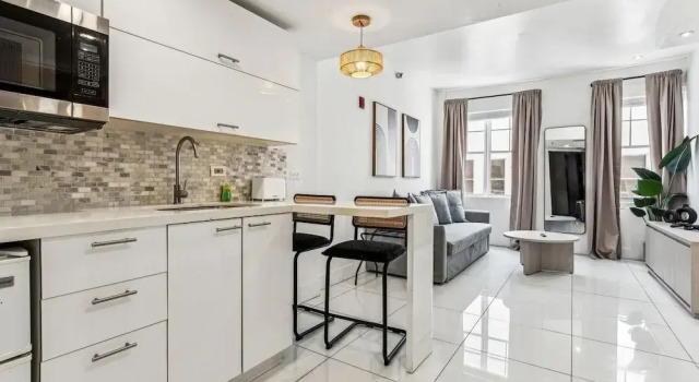 Апартаменты Classic Apartments at 100 Collins