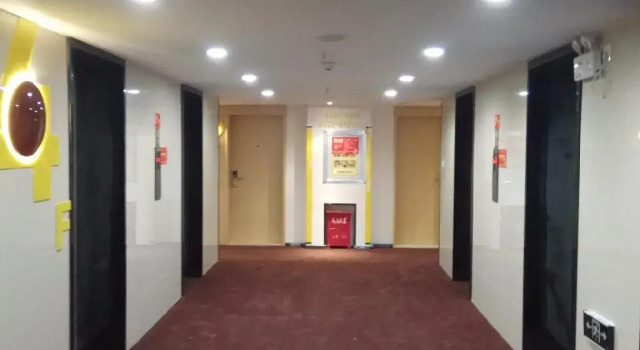 IU Hotels·Guiyang Jinyang Century City Shopping Center Chayuan Cun Subway Station Vanke, Rezerwuj Hotel Guiyang Guizhou
