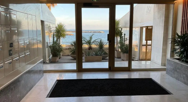 Somptueux appartement face à la mer