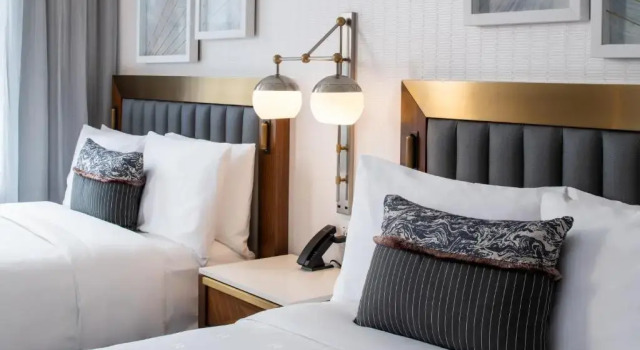 Четырёхместный номер Standard с видом на город Rand Tower Hotel, Minneapolis, a Tribute Portfolio Hotel