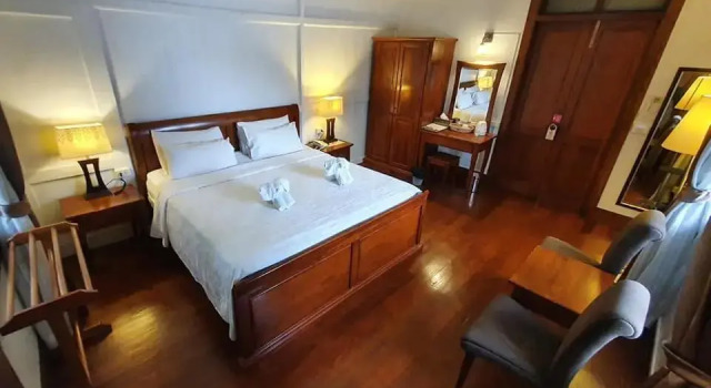 Двухместный номер Deluxe с балконом и с видом на бассейн Dinsomon Hotel