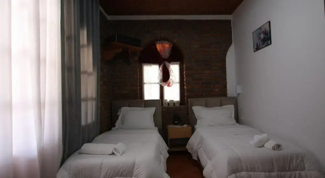 Hotel Boutique BUZI, Prenota Hotel Hotel a Berat County con parcheggio, Parcheggio