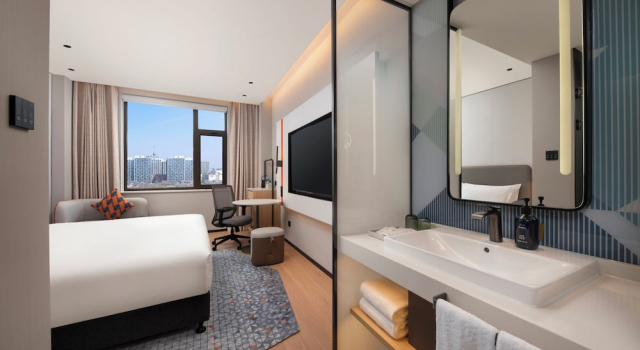 Двухместный номер Standard с видом на город Holiday Inn Express Jinan Quancheng Square by IHG