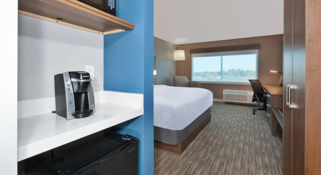 Двухместный номер Standard Holiday Inn Express & Suites - Cedar Springs - Grand Rapids N by IHG