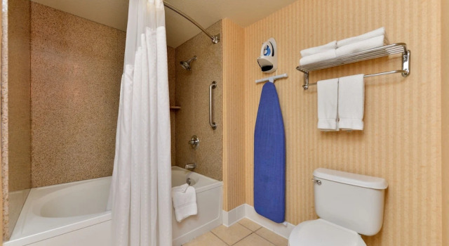 Люкс c 1 комнатой HOLIDAY INN EXPRESS & SUITES ELK GROVE CENTRAL - HWY 99 by IHG