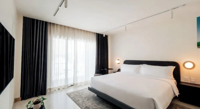 Двухместный номер Standard с балконом The StandardX, Bangkok Phra Arthit