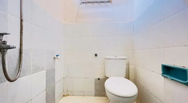 Номер Standard RedDoorz Syariah at Wisma Kampung Baru Rantauprapat