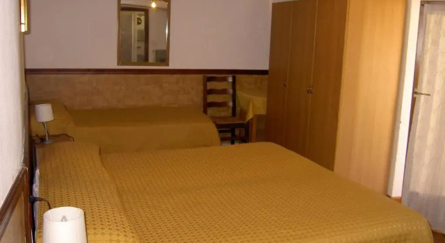 Трёхместный номер Standard Hotel Doria
