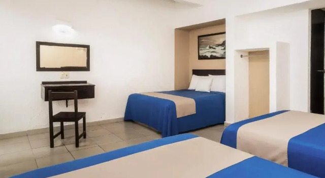 Трёхместный номер Standard Hotel Trianon