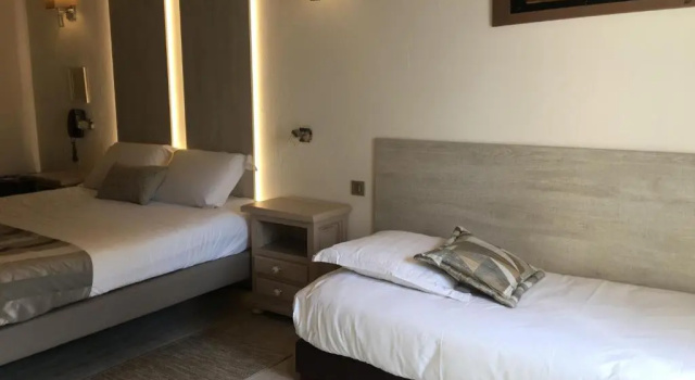 Трёхместный номер Superior Logis Hotel Oasis
