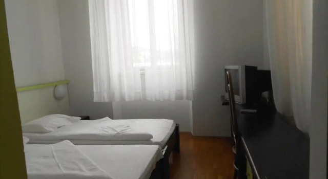 Hotel Tamaris, Prenota Hotel Vis 