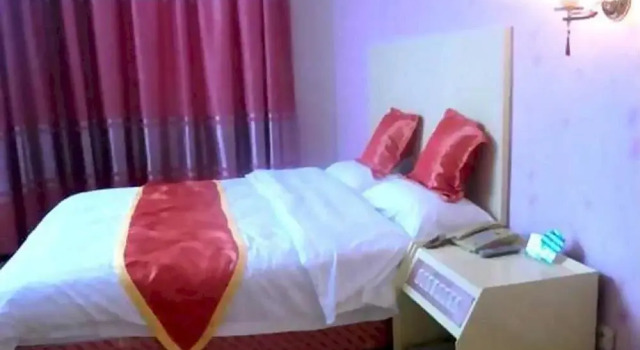 Xianning Changyin Hot Spring Hotel, Varaa Hotelli Xianning Hubei
