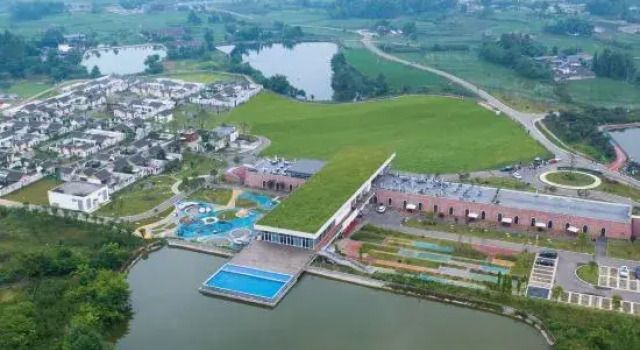 Mianzhu Huaxiang Jiulongshan Yard Hotel, Buchen Sie Hotel Mianzhu Sichuan