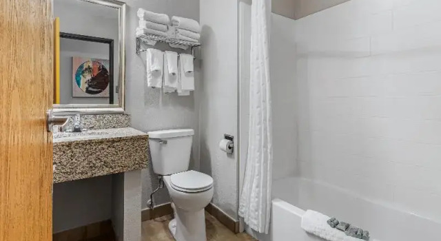 Семейный номер Standard с балконом Best Western Ambassador Inn & Suites