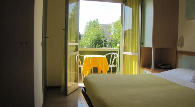 Двухместный номер Standard с балконом Hotel Etna - Hotel per Coppie e Famiglie con Parcheggio e Spiaggia