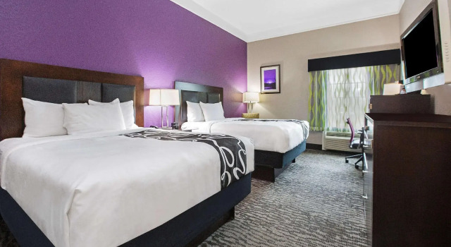 Четырёхместный номер Standard La Quinta by Wyndham Pearland