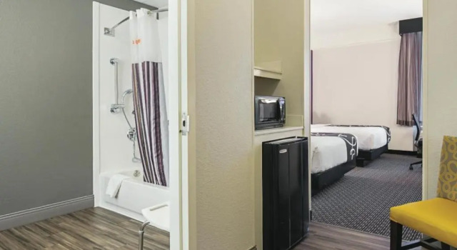 Четырёхместный номер Deluxe La Quinta by Wyndham Boston-Andover
