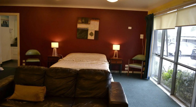 Lorne Bay View Motel, Book Motel Hotels in Victoria with Breakfast, Breakfasts