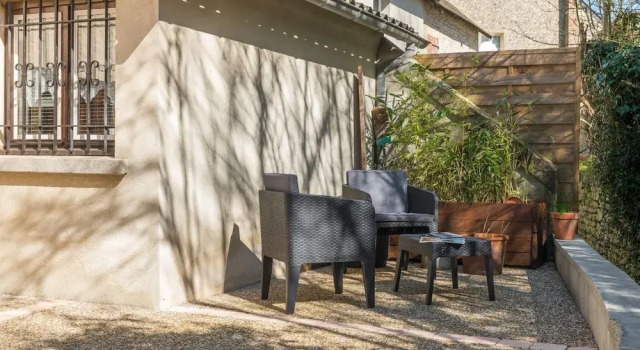 Simplistic Holiday Home in St-Laurent-sur-Mer with Terrace, Забронировать Отель Участки высадки Нормандии Нижняя Нормандия