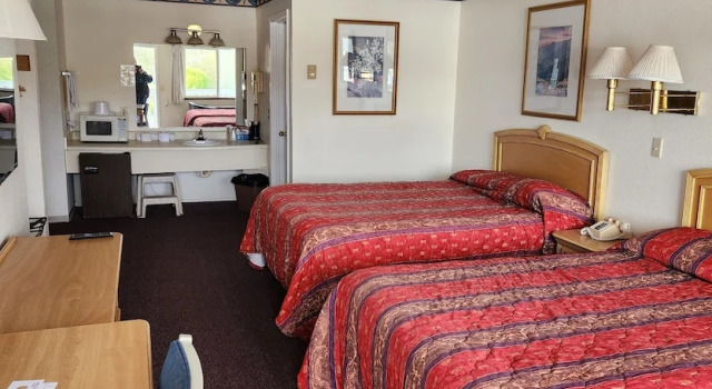 Четырёхместный номер Deluxe Bayview Inn