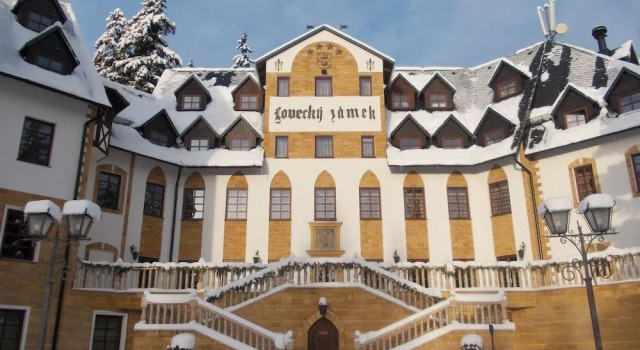SPA Hotel Zámek Lužec, Забронировать Курортный отель Нейдек Рудные горы