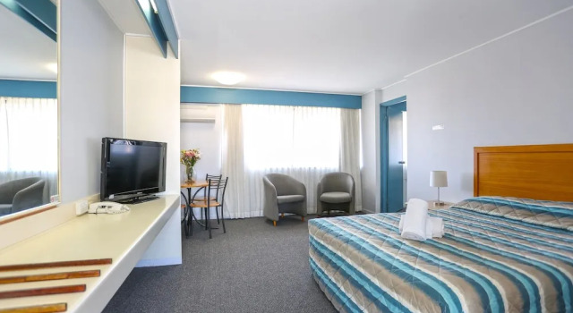 Семейный люкс с 2 комнатами Reef Resort Motel