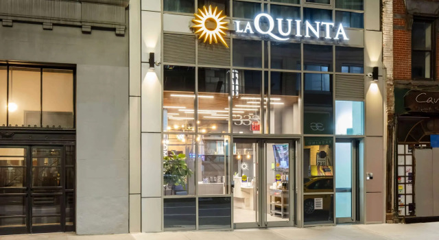 La Quinta Inn & Suites by Wyndham Times Square South