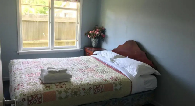 Коттедж Sunny House with 5 Bedrooms(Near Airport)