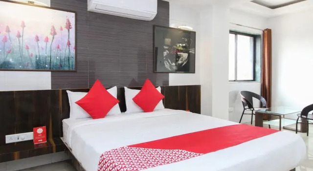 OYO 24161 Hotel Centre Point, Забронировать Отель Отели штата Махараштры 3 звезды, 3*