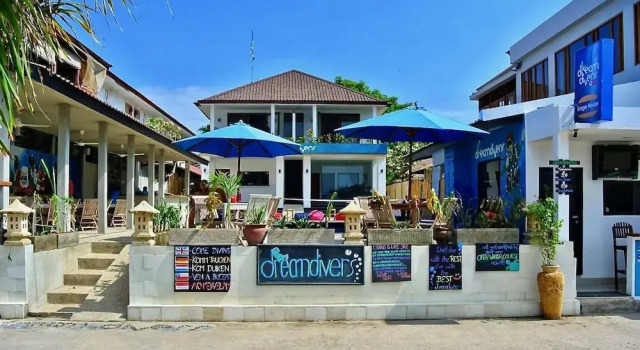 Gili Divers Hotel, Забронировать Отель Отели Гилей Траванган с бассейном, рядом с Turtle Conservation Gili Trawangan, Бассейн