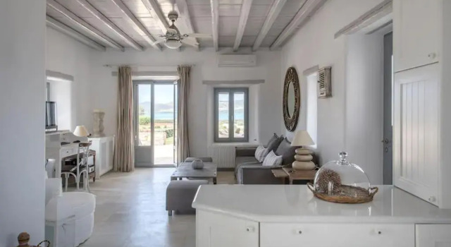 Sea front 2 bed house next to kite sports