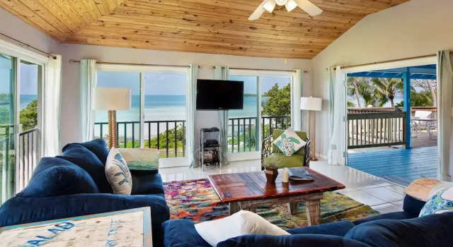 Blue Dream by Eleuthera Vacation Rentals, Забронировать Дом для отпуска Говернорс-Харбор Харбор-Айленд