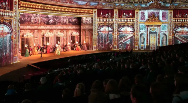 PUY DU FOU - Les Îles De Clovis + tickets, Забронировать Отель Лез-Эпес Замок Пюи-дю-Фу, рядом с Замок Пюи-дю-Фу
