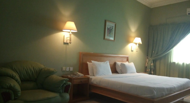 Suite Royal Asaa Pyramid Hotel